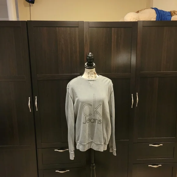 Calvin Klein Jeans Size Medium Distressed Grey Unisex Sweater - Picture 2 of 5